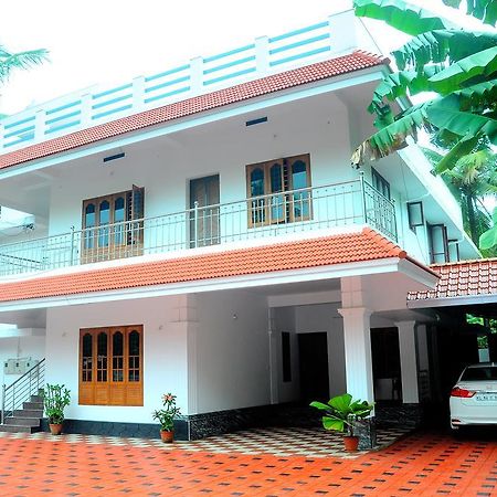Thrissur Grace Guest Home المظهر الخارجي الصورة