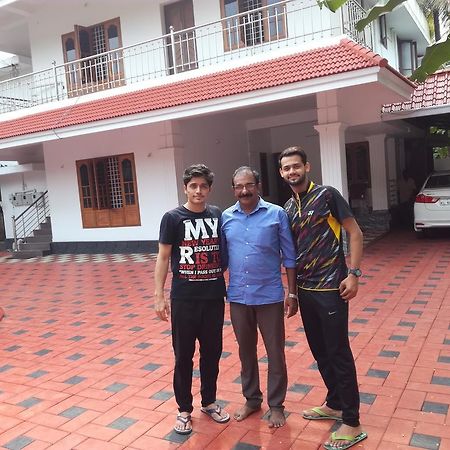 Thrissur Grace Guest Home المظهر الخارجي الصورة